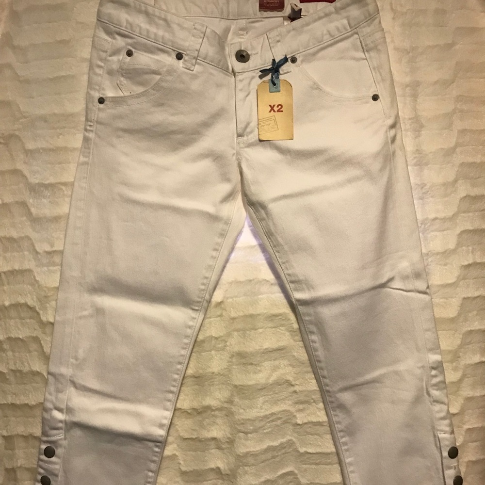 Express 6 slim fit low rise white denim crop pants